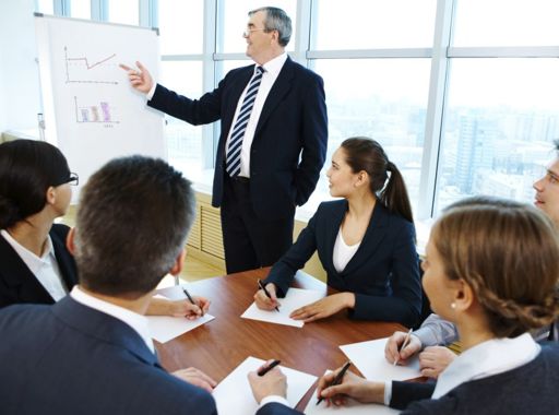 Capacitaciones y asesoría al Asegurado y Personal